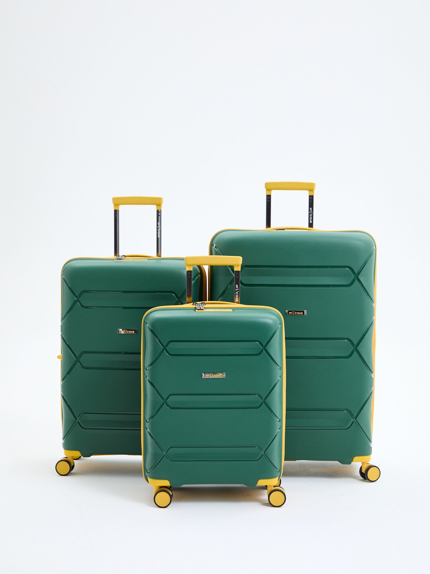 Комплект чемоданов 