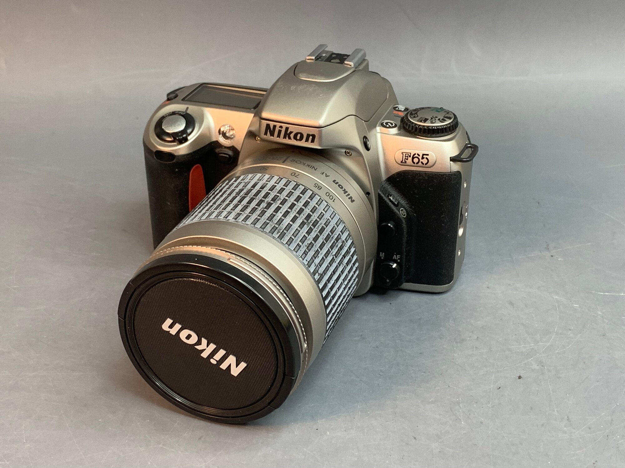 Nikon F65 kit 28-100mm