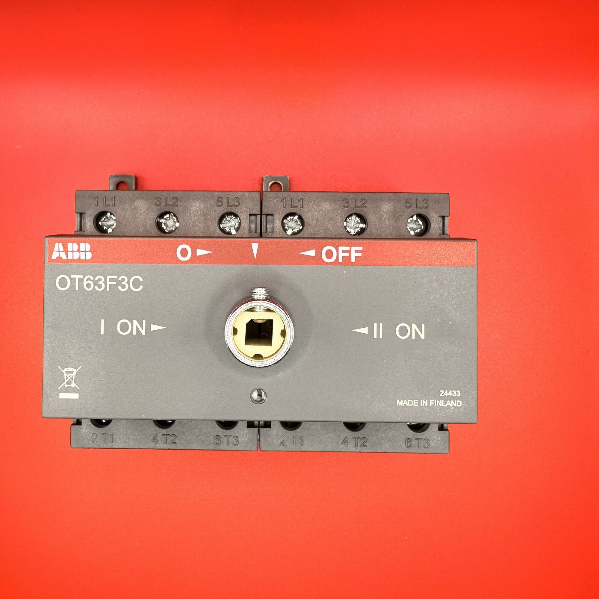 OT63F3С Реверсивный рубильник 63а без ручки 1SCA105338R1001 ABB
