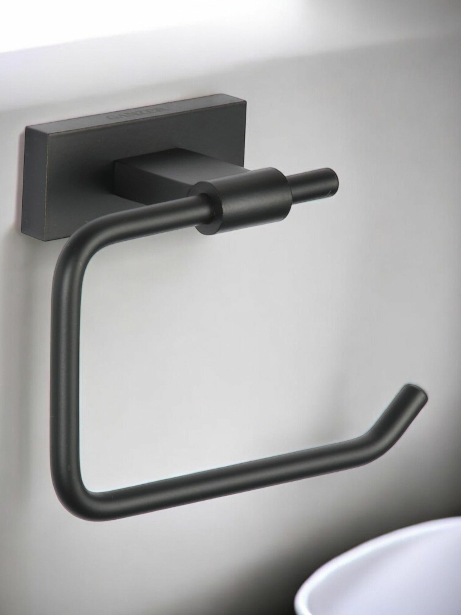 Держатель для туалетной бумаги GANZER GZ88033-C