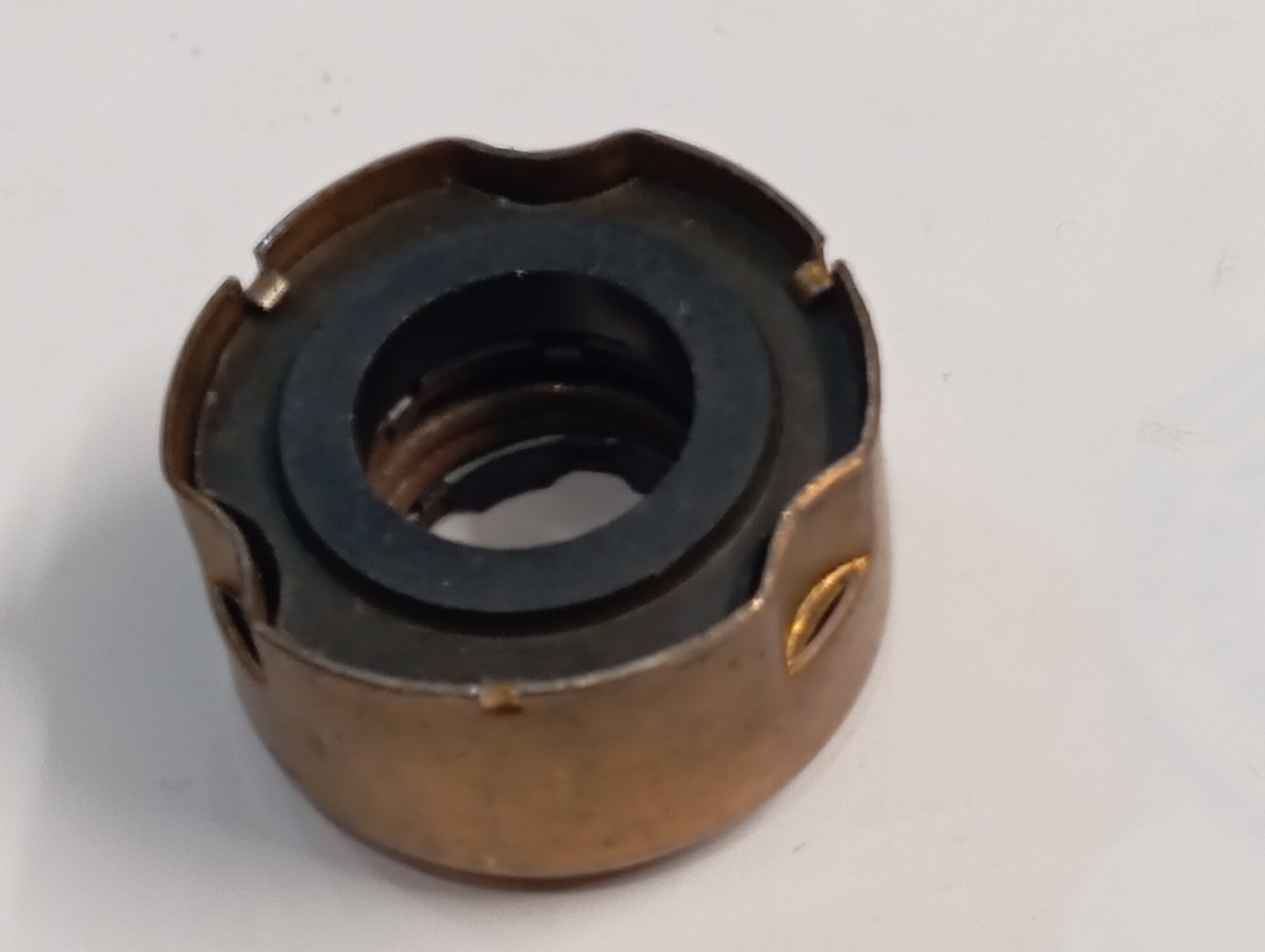 Сальник помпы. ВАЗ 2101-2109. ГАЗ 2410. КАМАЗ. — фото 1