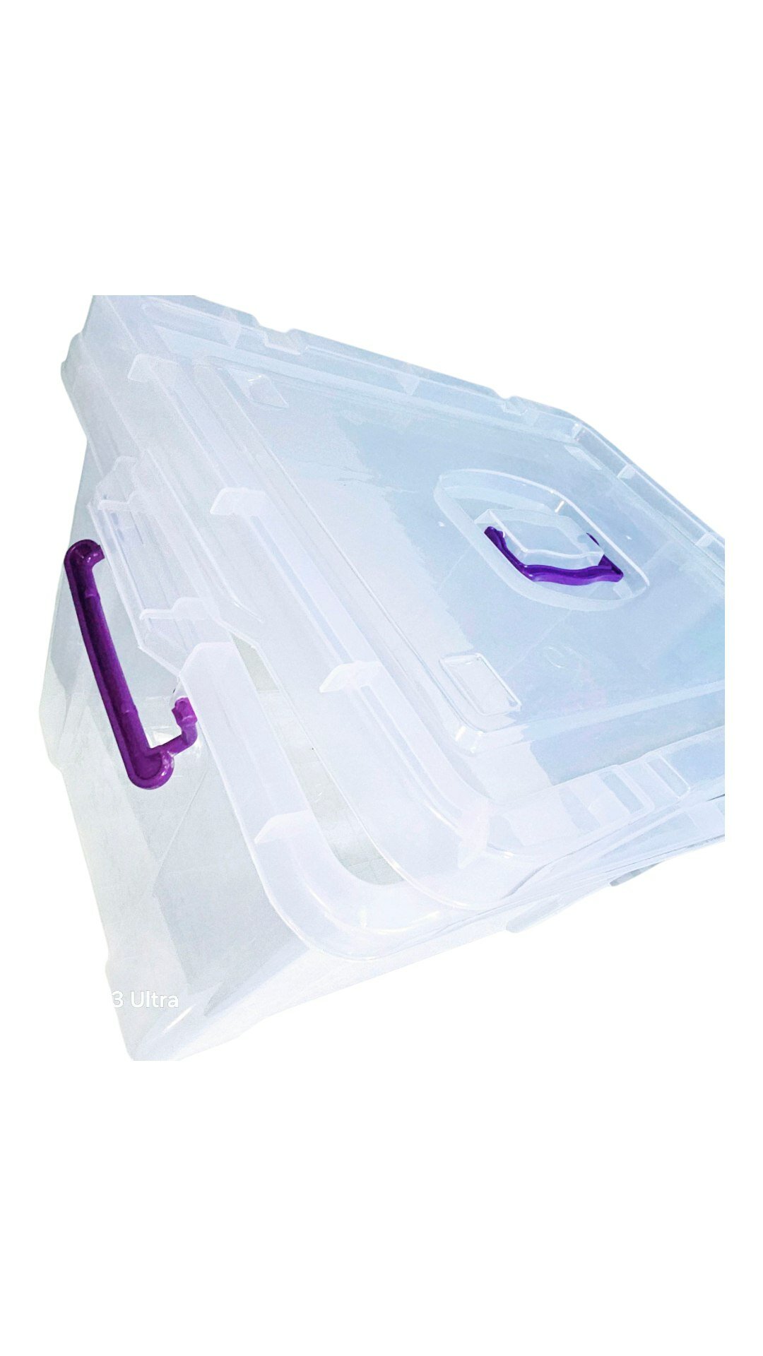 Прочный пластиковый контейнер объёмом 70 литров с плотной крышкой для хранения вещей, игрушек и бытовых принадлежностей — фото 1