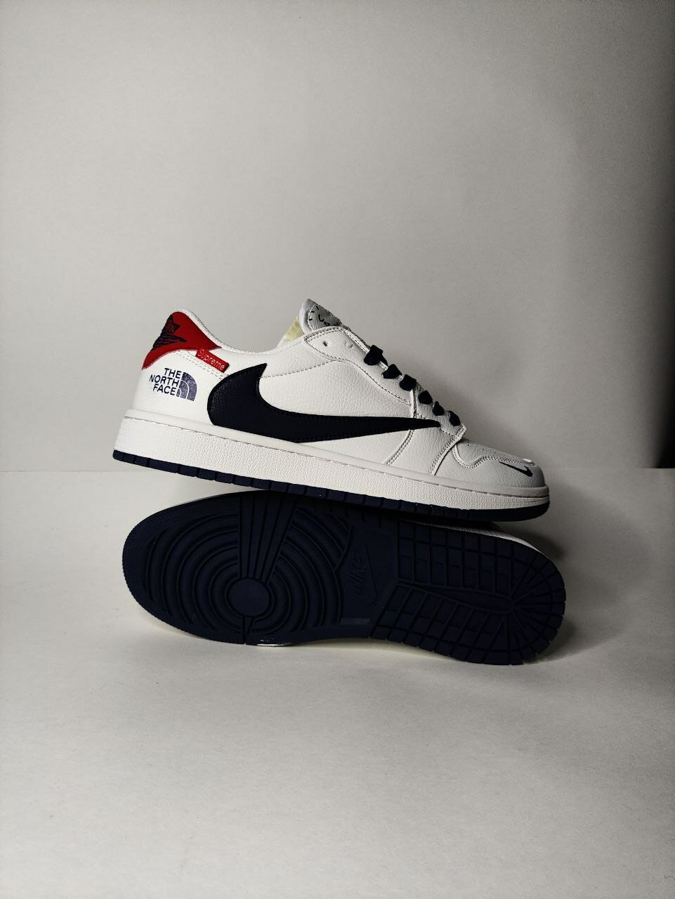 Кроссовки NIKE Air Jordan 1 Low OG, размер 40, white-black — фото 1