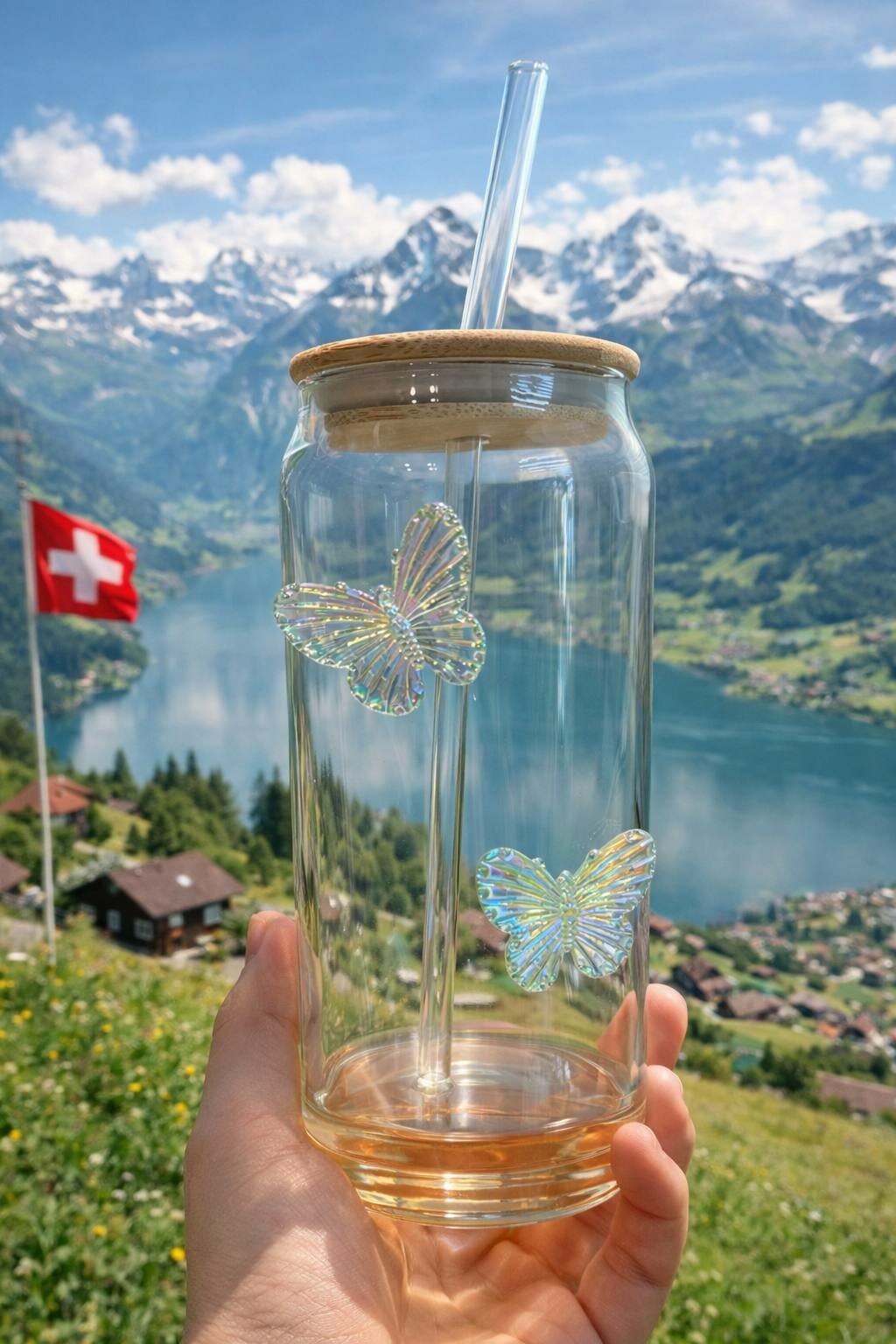 Стеклянный стакан с бамбуковой крышкой — экологичное и стильное решение для кофе и напитков (500 мл)