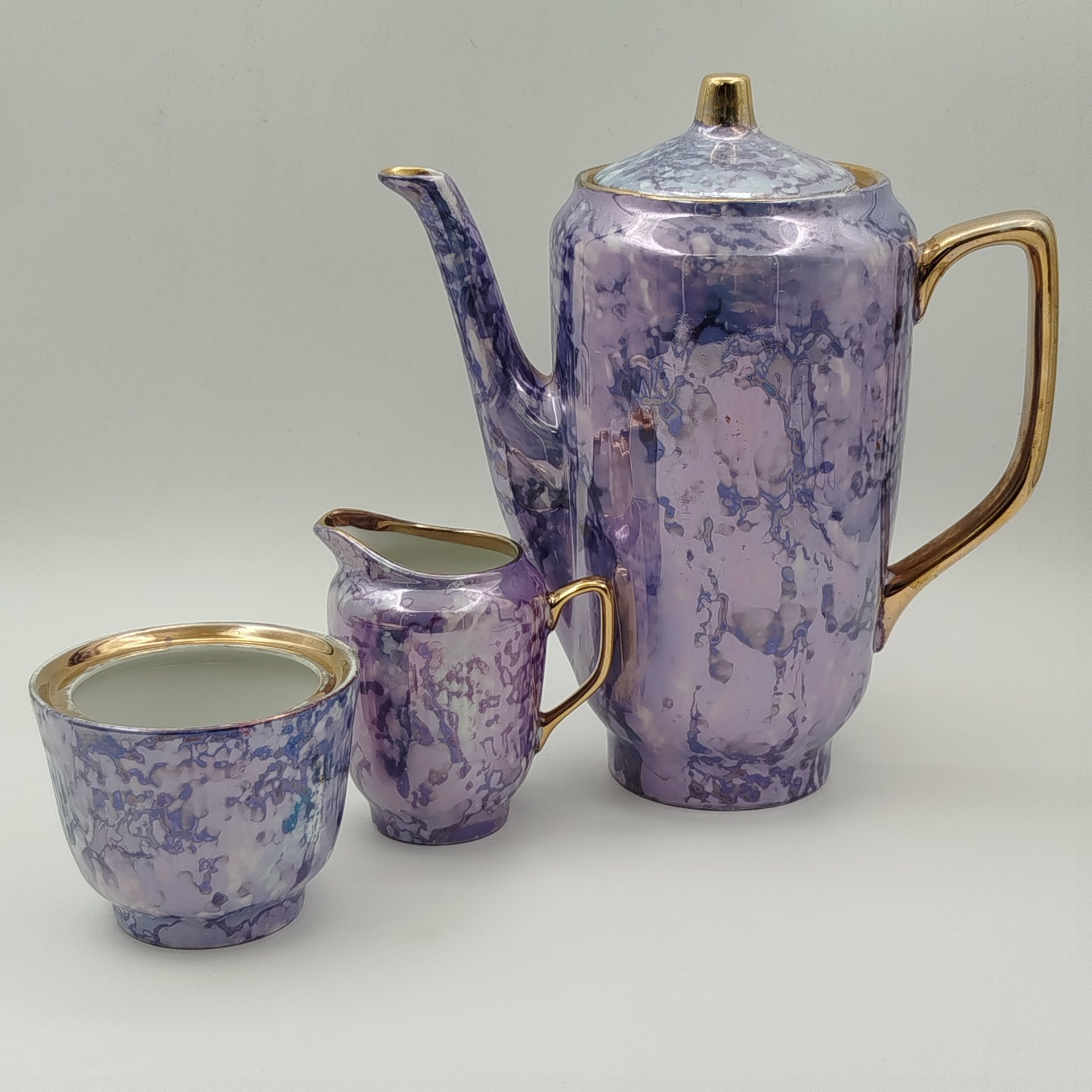 Набор кофейный декорированный разводами в фиолетовой гамме