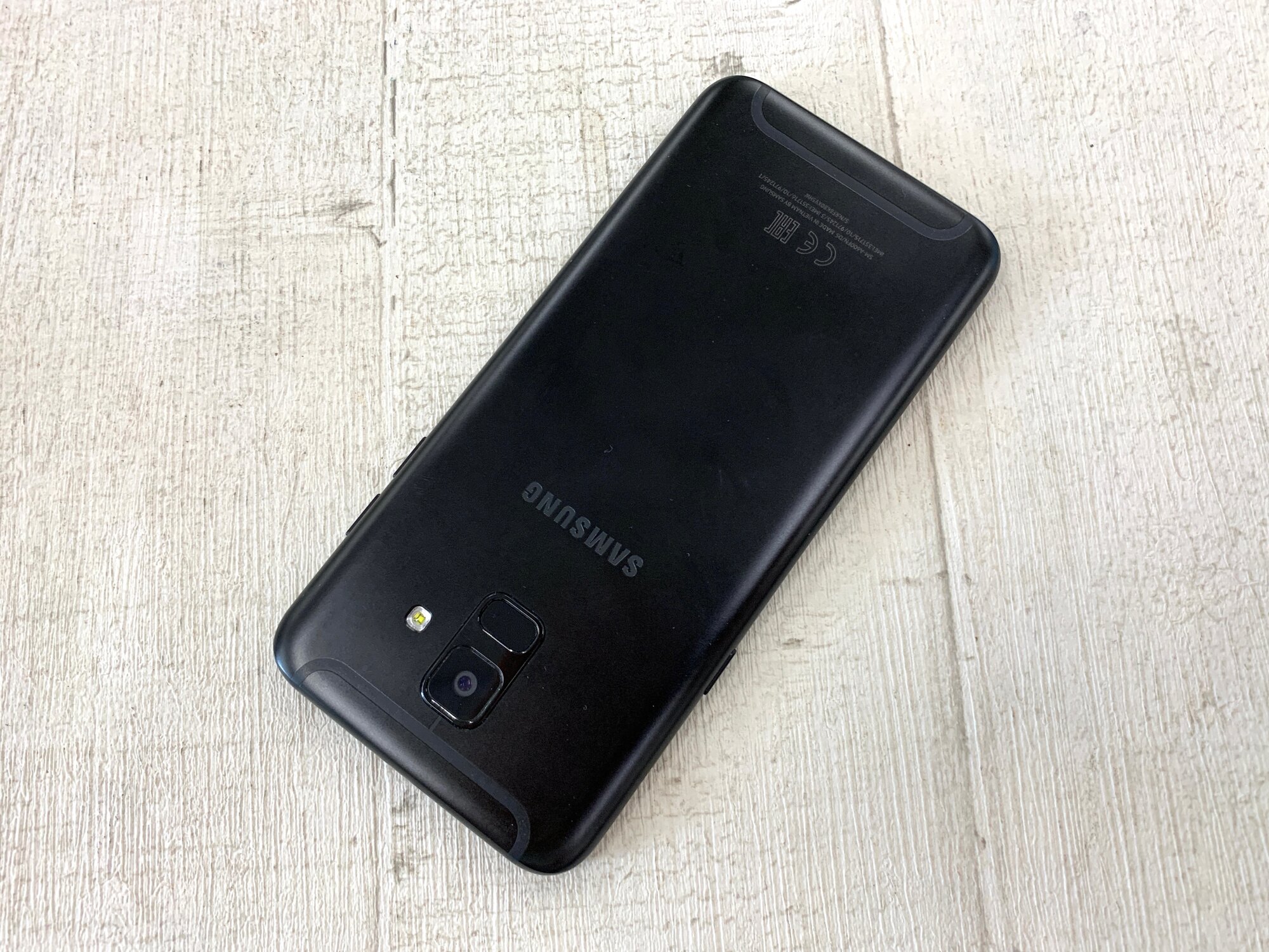 Смартфон Samsung Galaxy A6, 3/32 ГБ, 2 nano SIM, Android 10, 3000 мАч, черный — фото 1