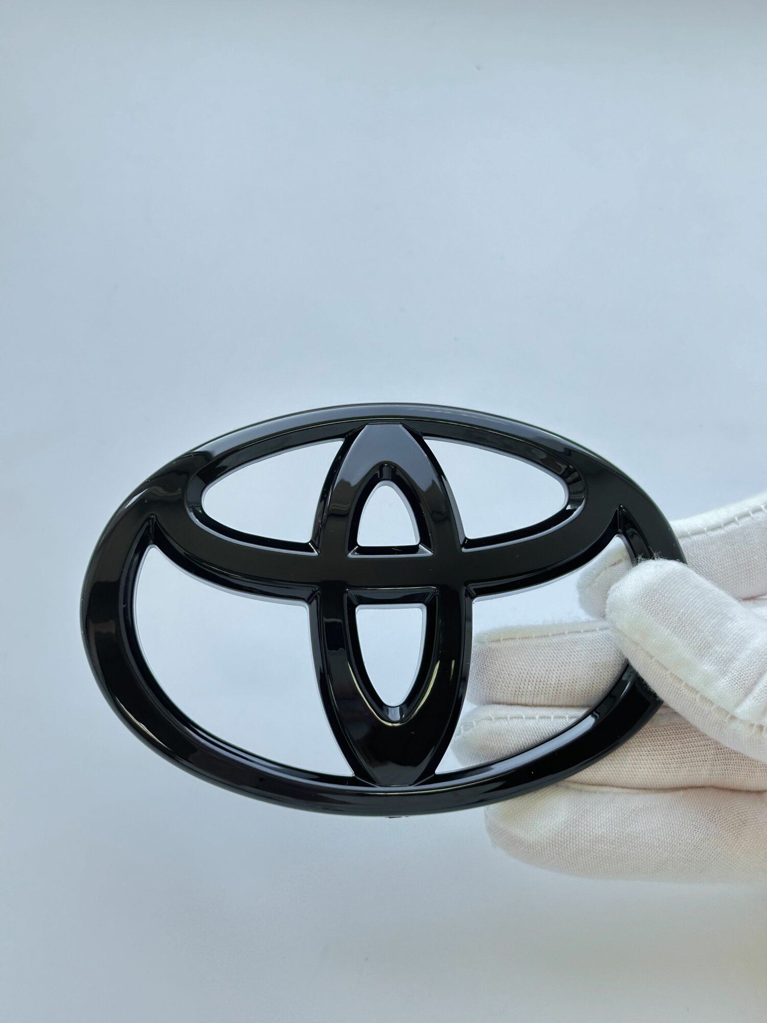 Значок на крышку багажника Тойота 115мм. эмблема Toyota 78мм 1шт.