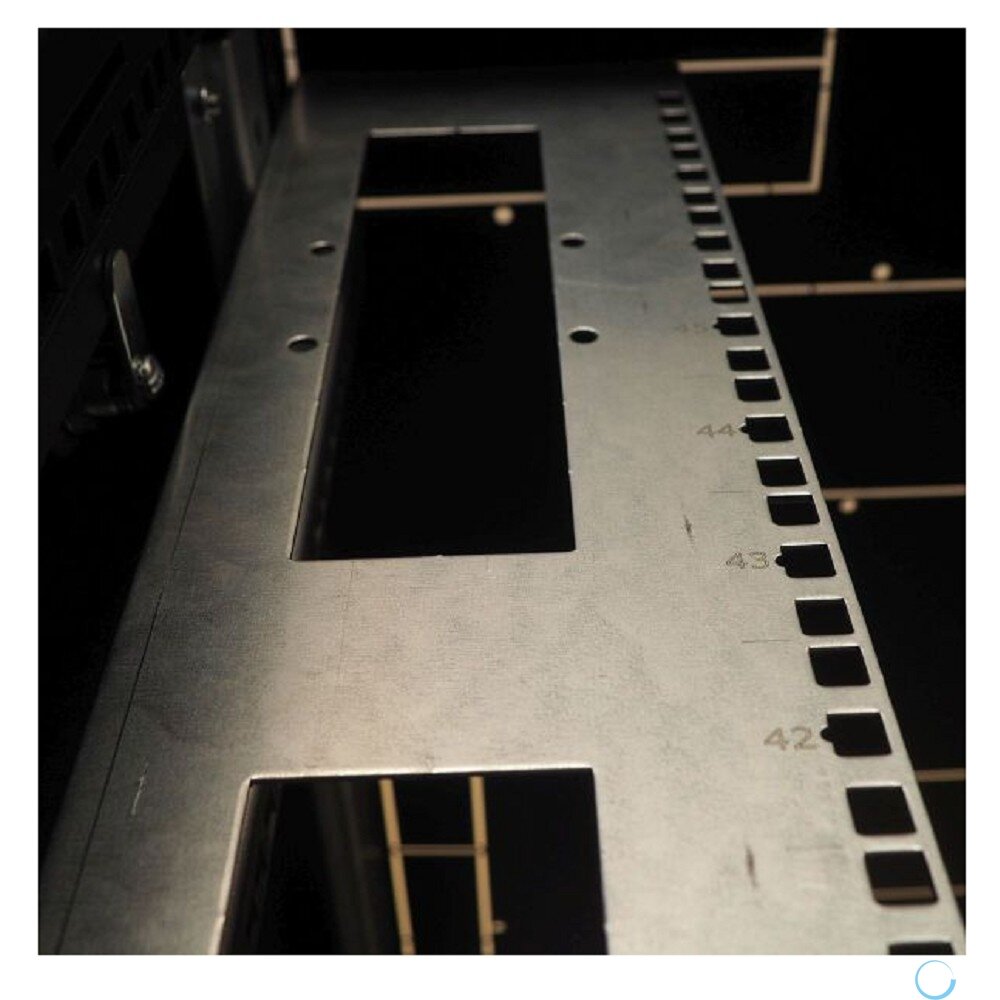 Шкаф напольный 19", 42U ЦМО дверь перфорированная 2 шт. - фото №3