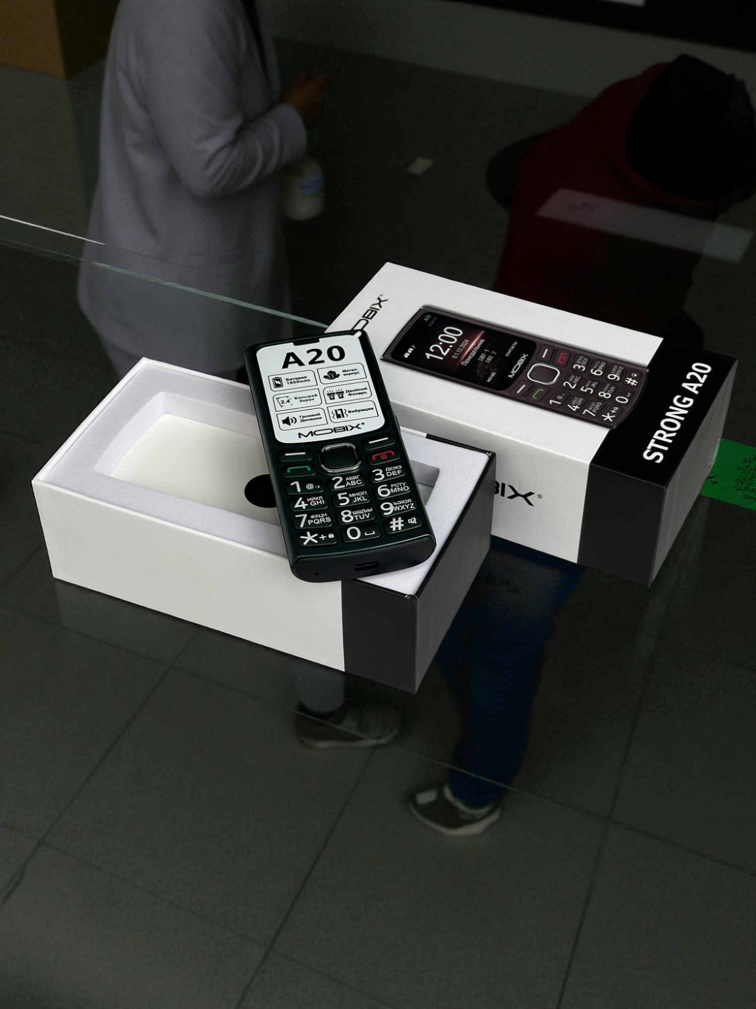 Кнопочный телефон Mobix A20 — фото 1