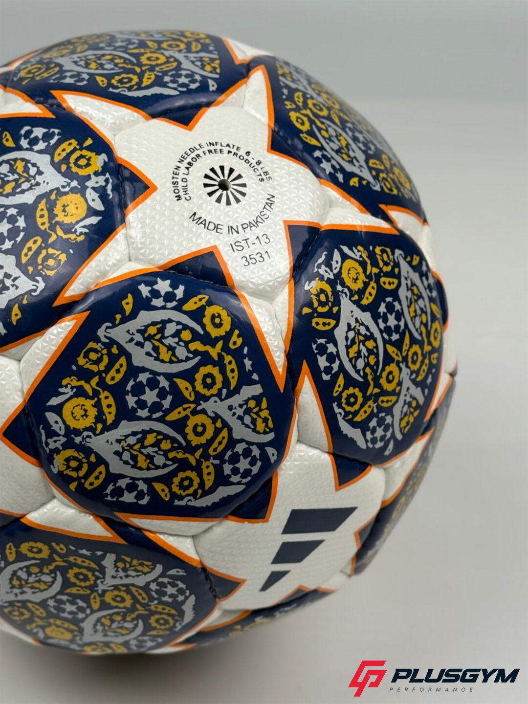 Профессиональный футбольный мяч Adidas Professional Football, сшитый с использованием передовых технологий