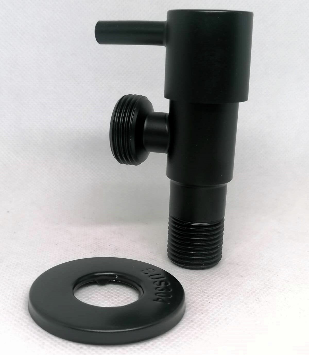 Кран приборный угловой 1/2х1/2 TIM BL5825S. BK черный матовый круглый с отражателем