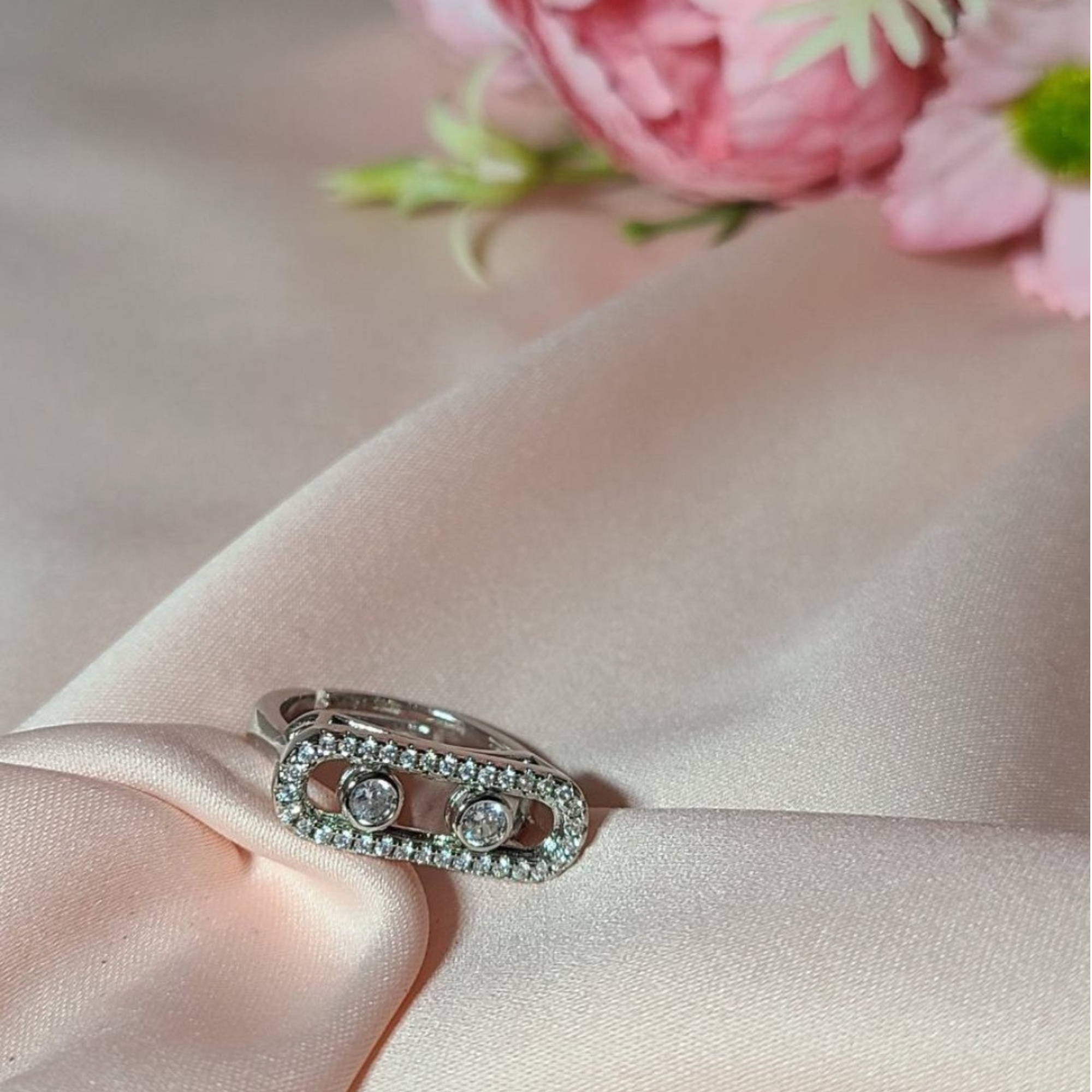 Моносерьга Louis Vuitton, Swarovski Zirconia, размер 16 мм, FJ1122ETU золотистый/серебристый