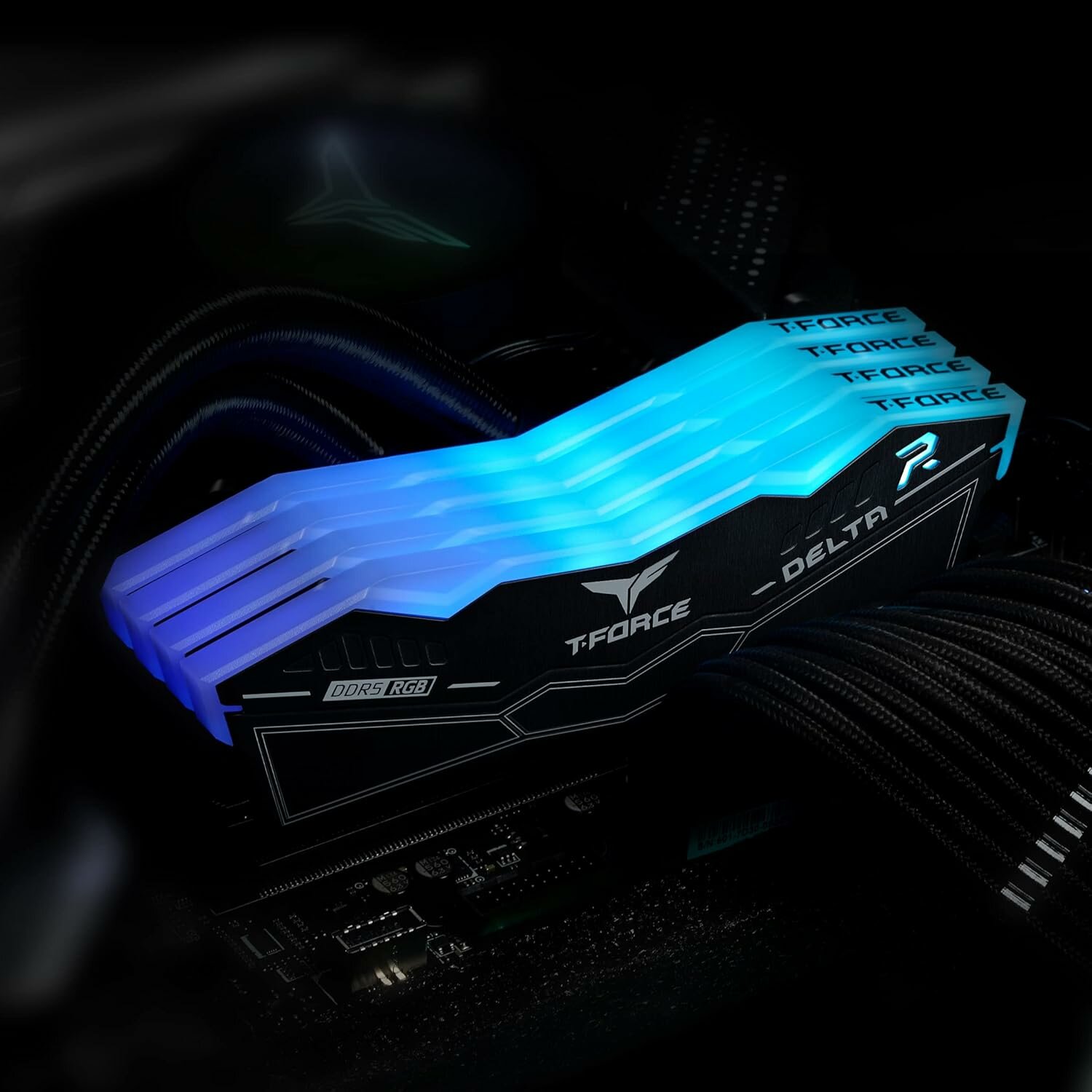 Оперативная память TeamGroup Delta RGB, 48ГБ, DDR5, 7200МГц, CL34, RGB