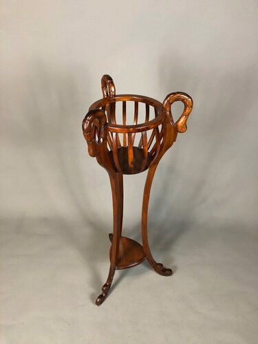 Изображение товара Интерьерная подставка баскет для цветов от DOMKORLEONE, красное дерево (mahogany wood) цвет орех NAA (светло-коричневый)