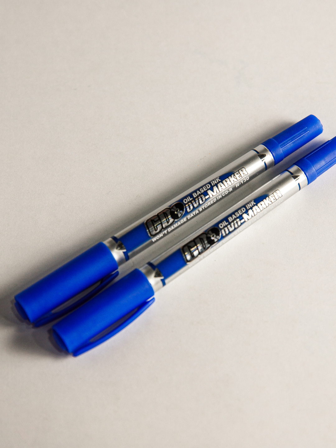 Двухсторонний (одна сторона тоненькая) CD маркер в наборе 2 шт, цвет синий