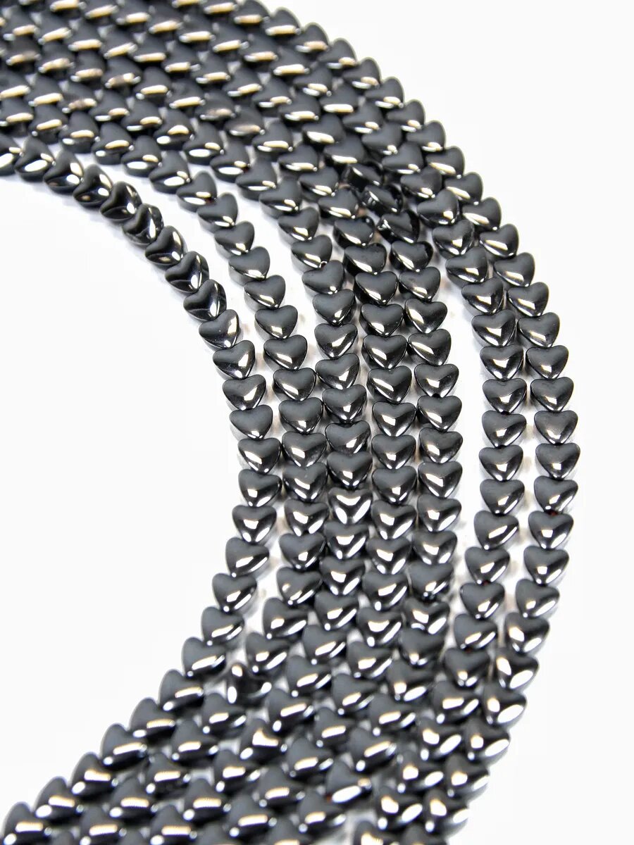 Гематин сердечки пухлые - 4 мм, нить 20 см (около 55 шт) — фото 1