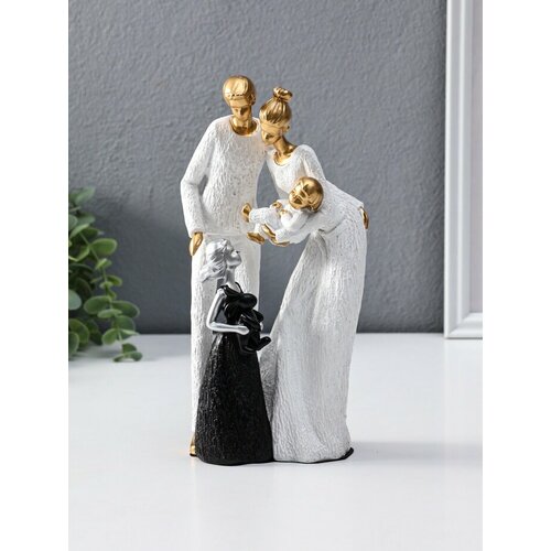 Фигура полистоун Родители с детьми бело-золотой 851325 см 2555₽