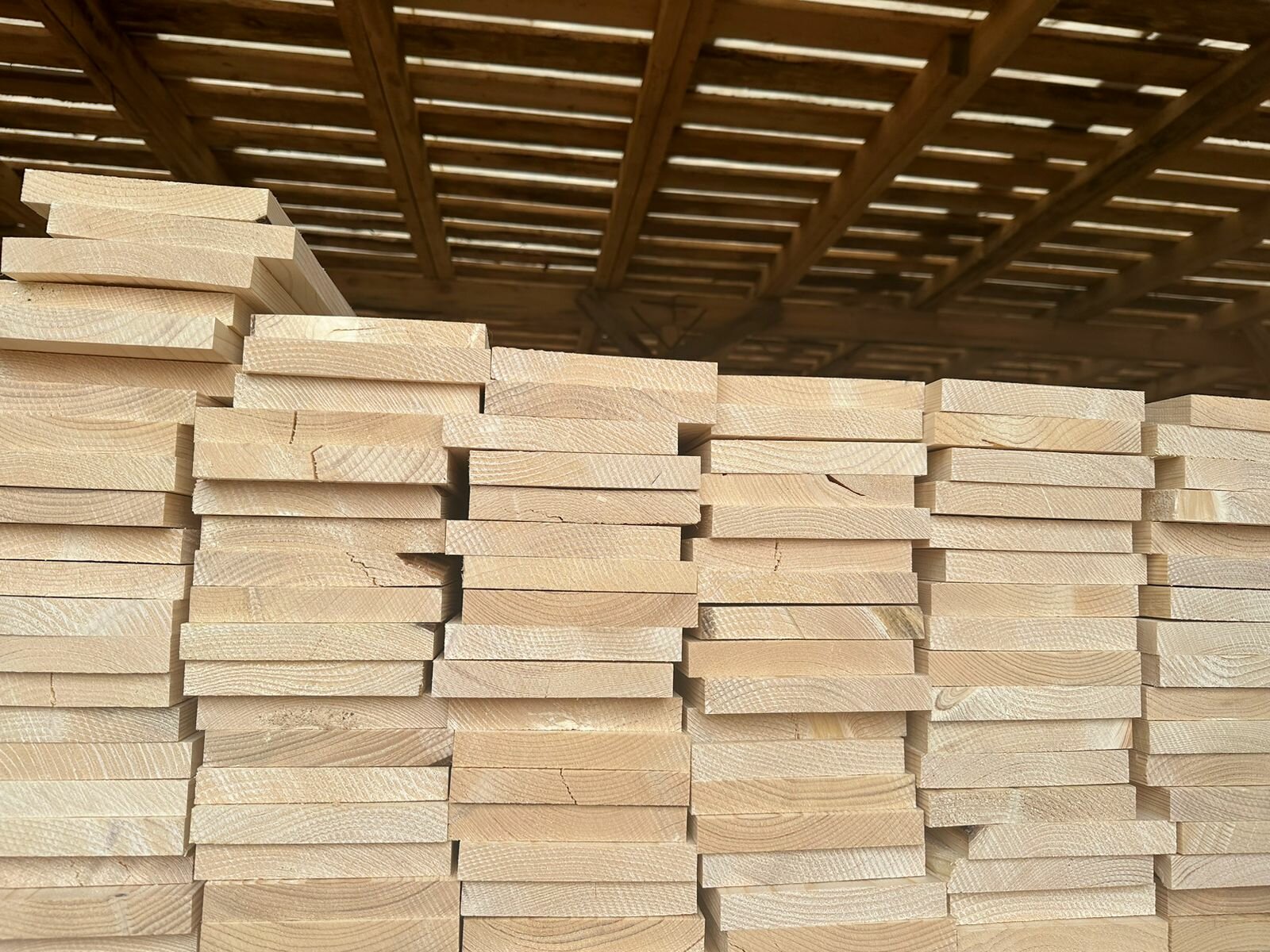 Доска сухая строганная 20x140x6000 мм сорт АВ (Цена за 1 шт)