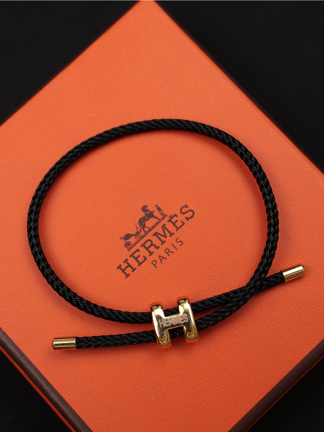 Браслет-нить