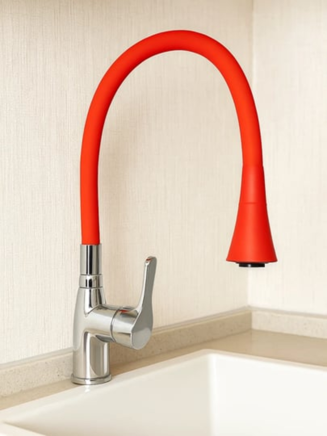 Смеситель с гибким изливом