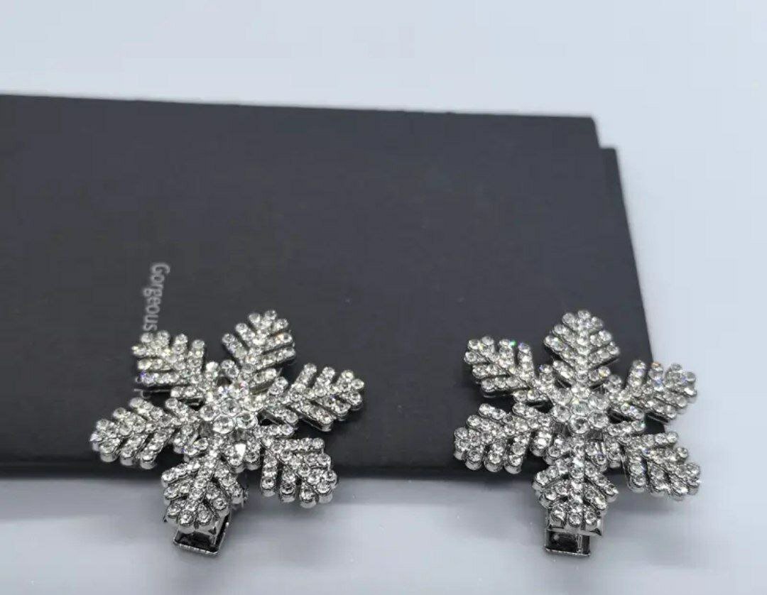 4 шт. Зимние заколки-снежинки с кристаллами, новогодний креативный аксессуар для волос – сверкающие и стильные — фото 1