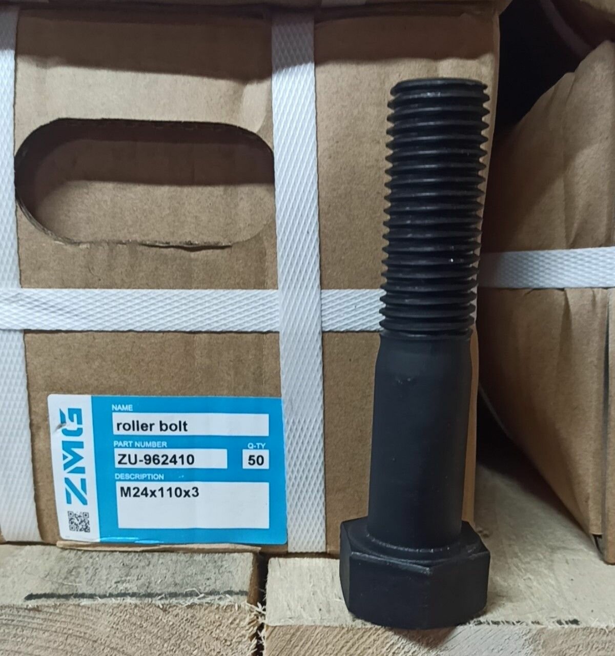 Болт крепления ZMG M24x110x3.0 для катка универсальная сторона установки