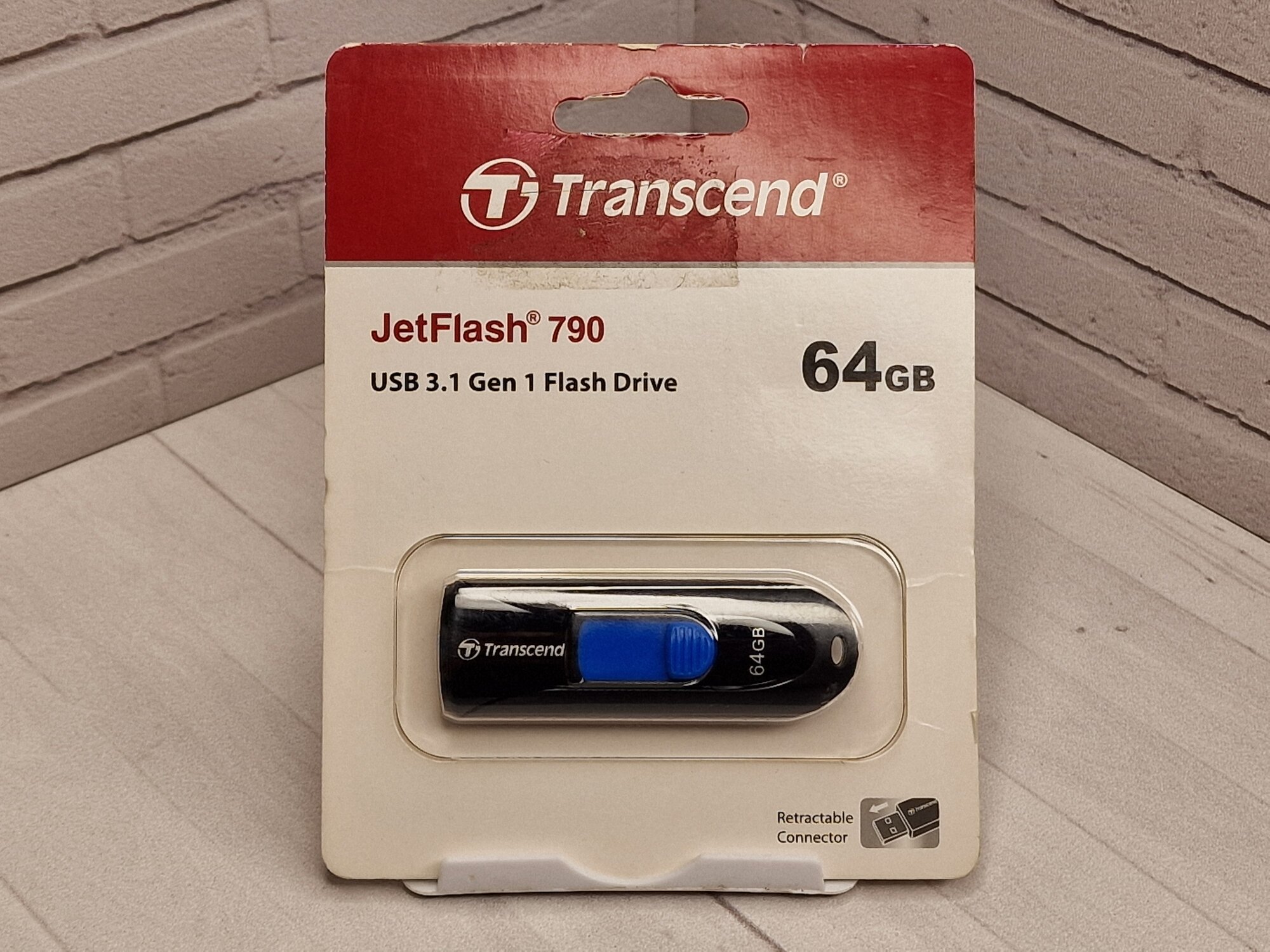 Флеш-накопитель/ Transcend 64GB JetFlash 790 (Black/blue) TS64GJF790K