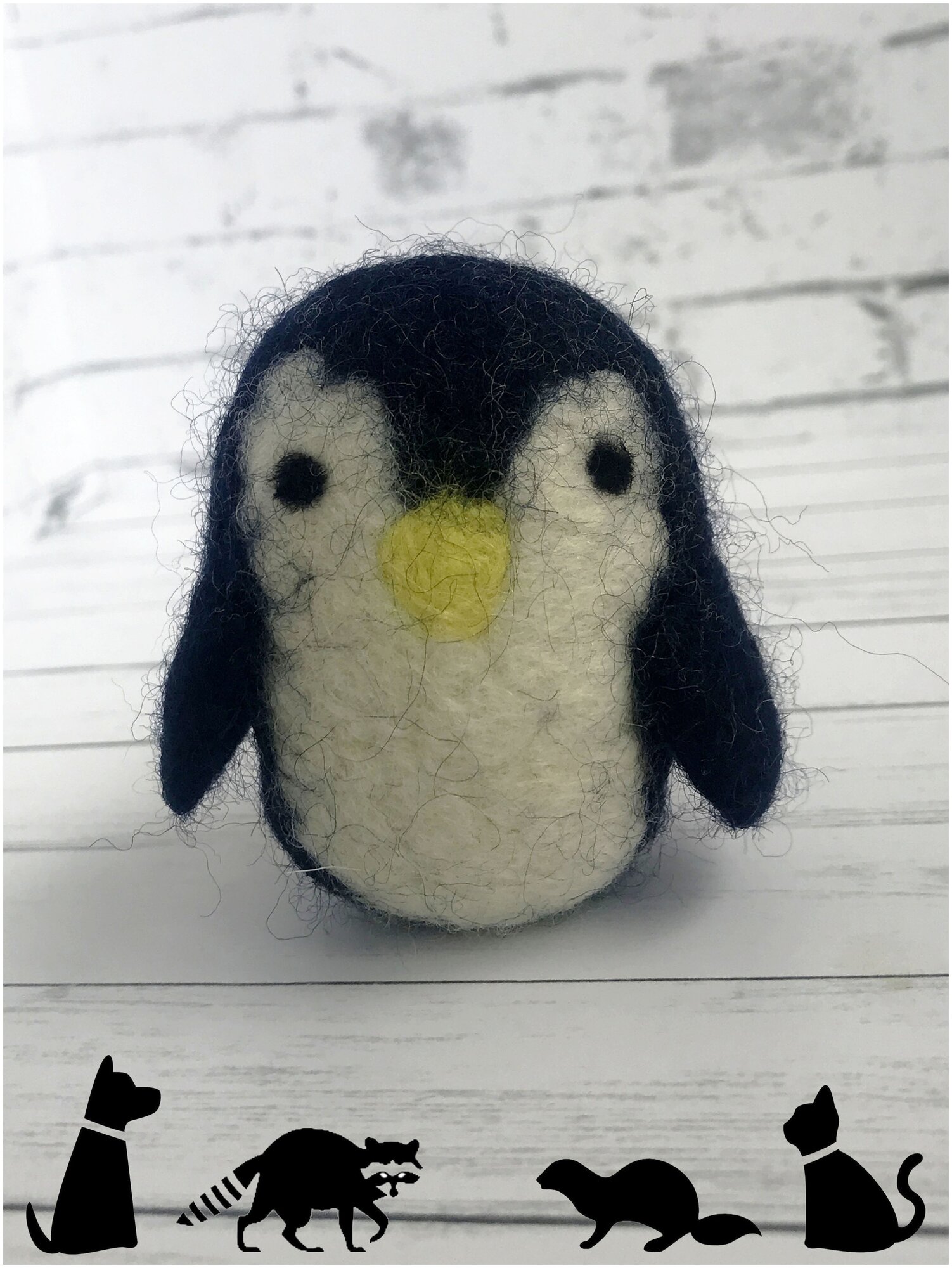 Игрушка-когтеточка из шерсти для кошек и собак LIVEZOO Пингвин 6 см