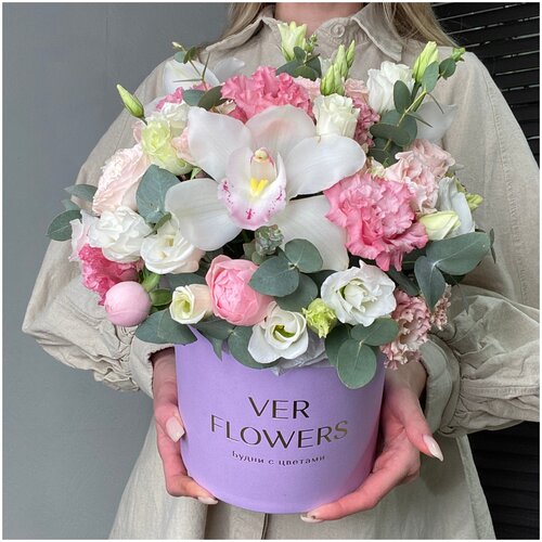 Орхидея, эустома и кустовая роза в коробке Ver. Flowers
