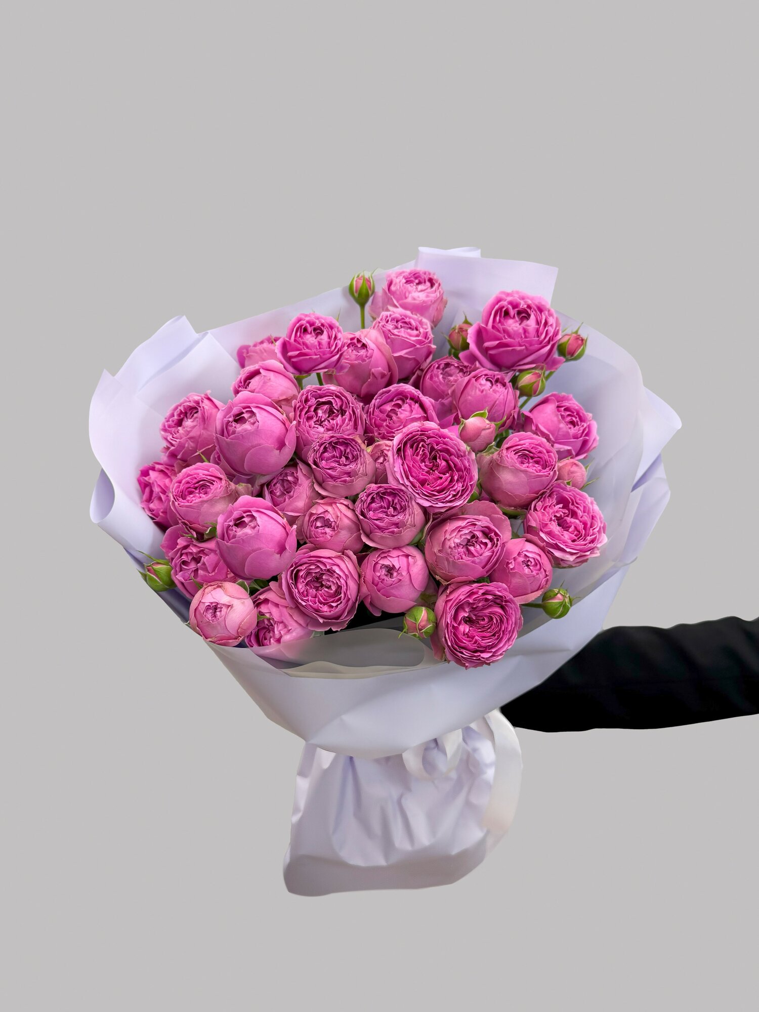 Букет живых цветов розовые кустовые розы 9 шт. 50 см. "Мисти баблз" Флау Стор