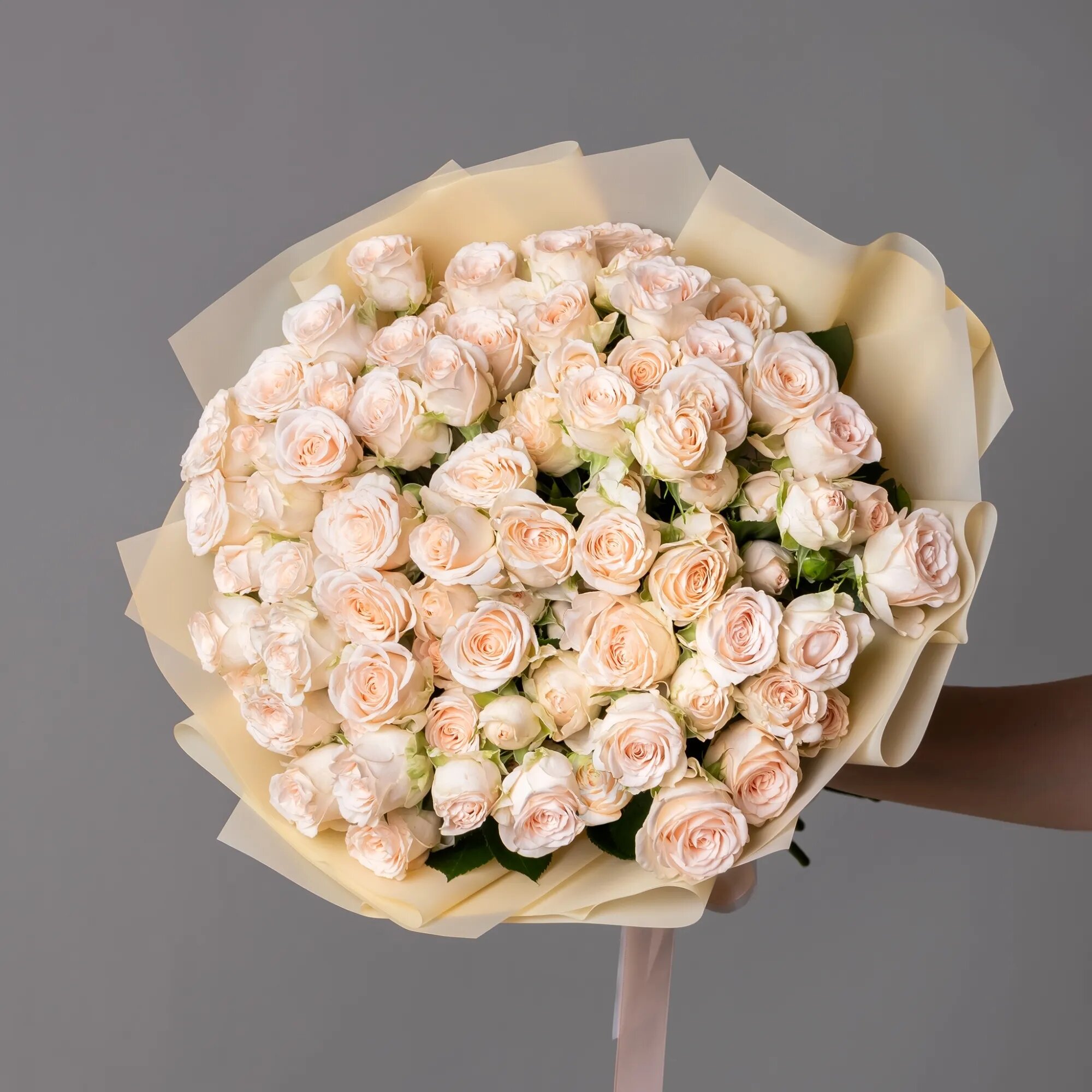 Букет Роза кустовая "Софи" 9 шт Высота 50 см в коробке и аквабоксе от "Простоцветы"