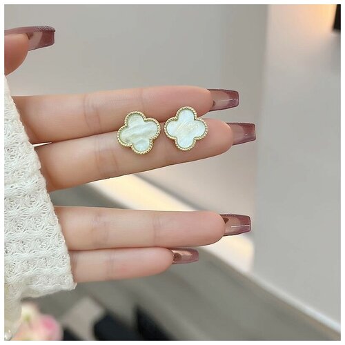 Серьги пусеты женские четырёхлистный клевер в стиле ван клиф, серьги клеверы из стали золотистого цвета.