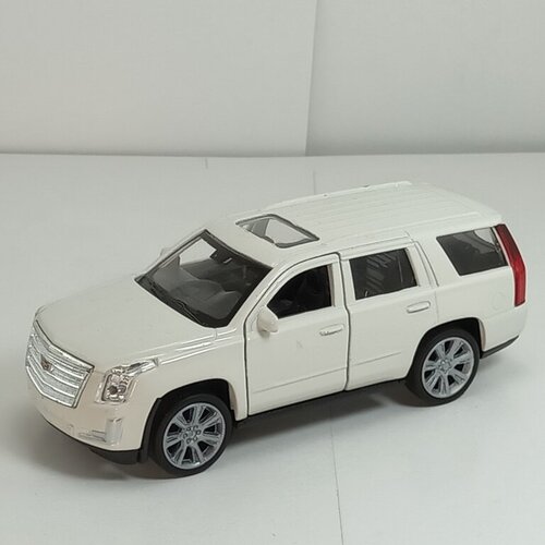 Металлическая машинка 1:34-1:39 CADILLAC ESCALADE 2017г, белый 43751D Welly