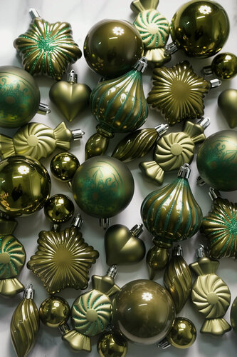 Изображение товара Набор ёлочных шаров и украшений святочный БАЛ, пластик, оливковый, 3-12 см, 32 шт, Winter Deco 2000071