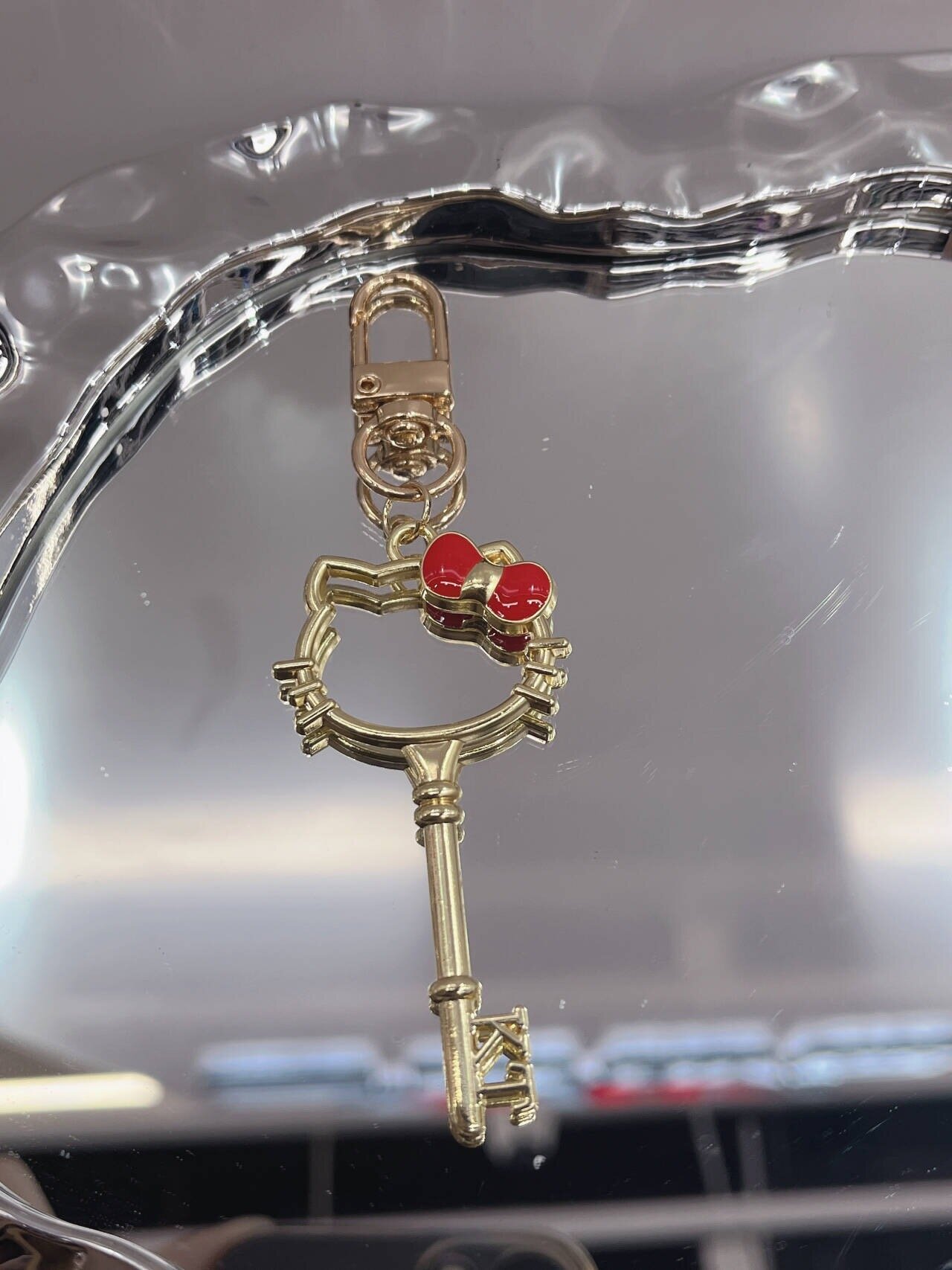 MINISO брелок Hello Kitty Серебристый