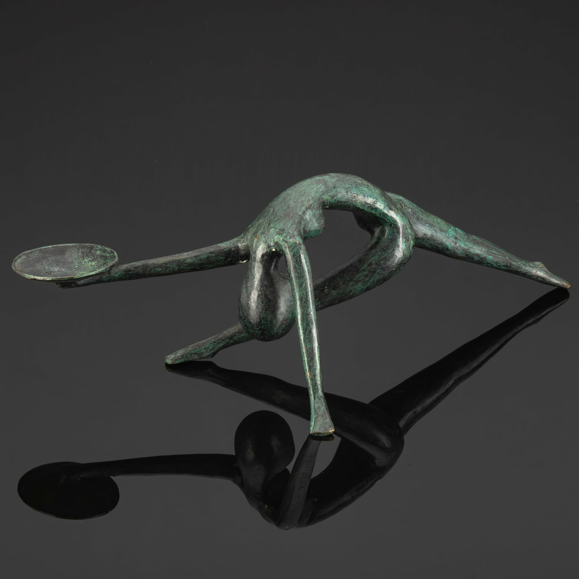 Подсвечник интерьерный для широкой свечи, в виде танцующей девушки, металл