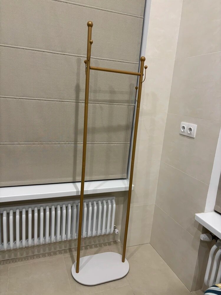 Вешалка напольная для дома или офиса 170 см золотистая на овальной подставке — фото 1