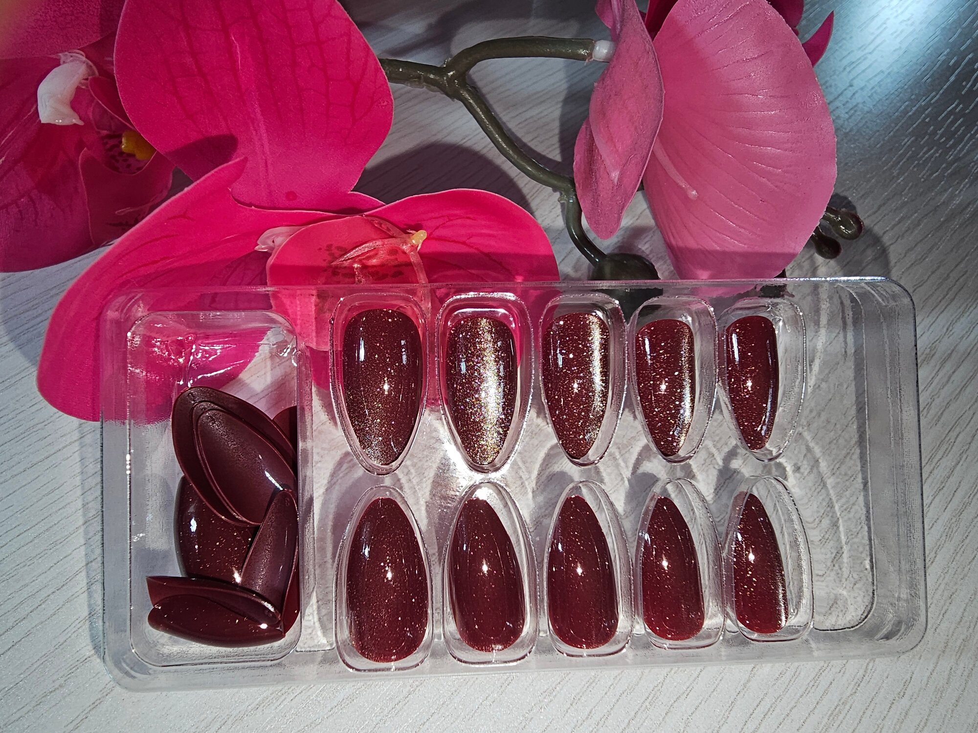 Набор накладных ногтей с блестками, 24 шт, с клеевой пластиной, бордовый с блестками