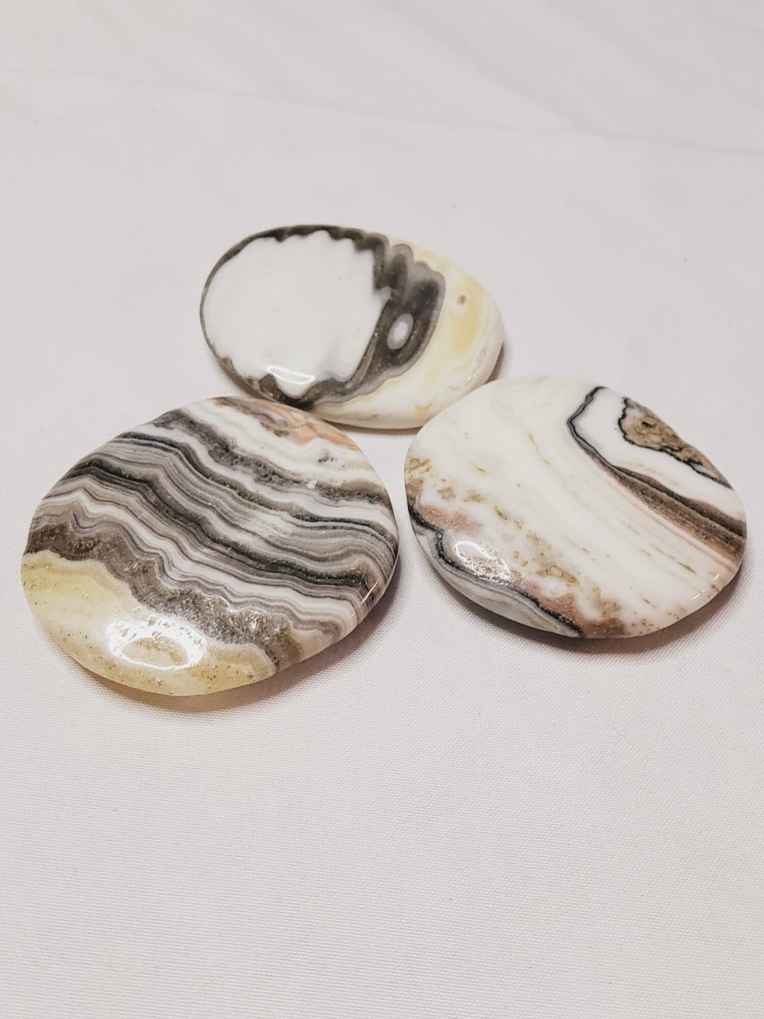 Антистресс натуральный камень Кальцит зебра 2 сорт 30-40 гр