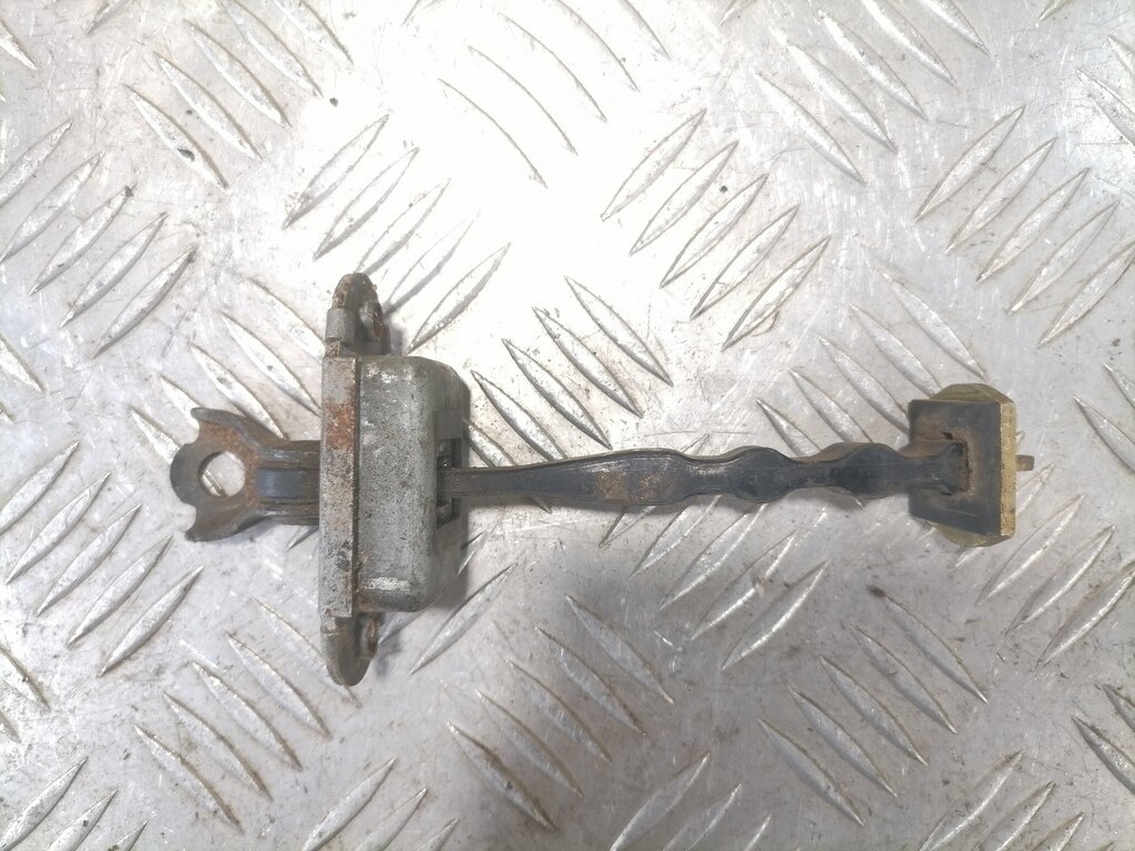 Ограничитель двери передний NISSAN Pathfinder r51 804304X00A