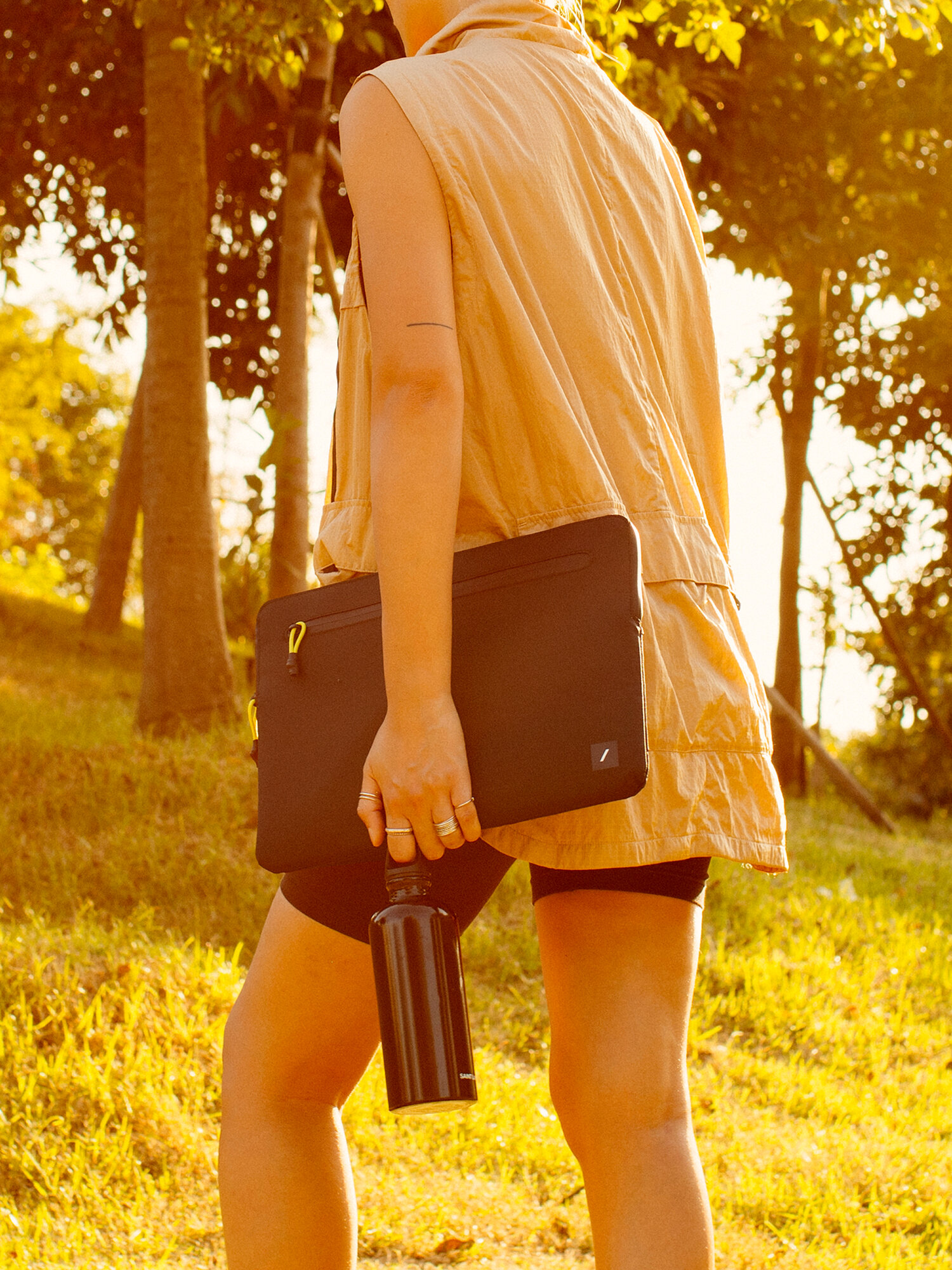 Чехол Native Union STOW ULTRALIGHT SLEEVE для MacBook 15", черный — фото 1