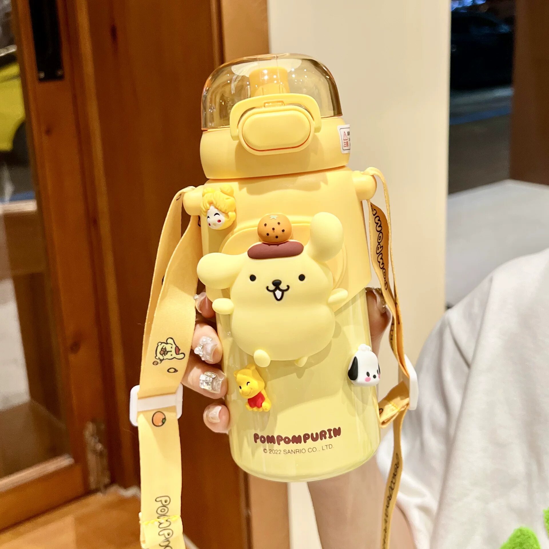 Sanrio Пуддинг Дог 460 мл термос с трубкой и прямым питьем, милый дизайн персонажа