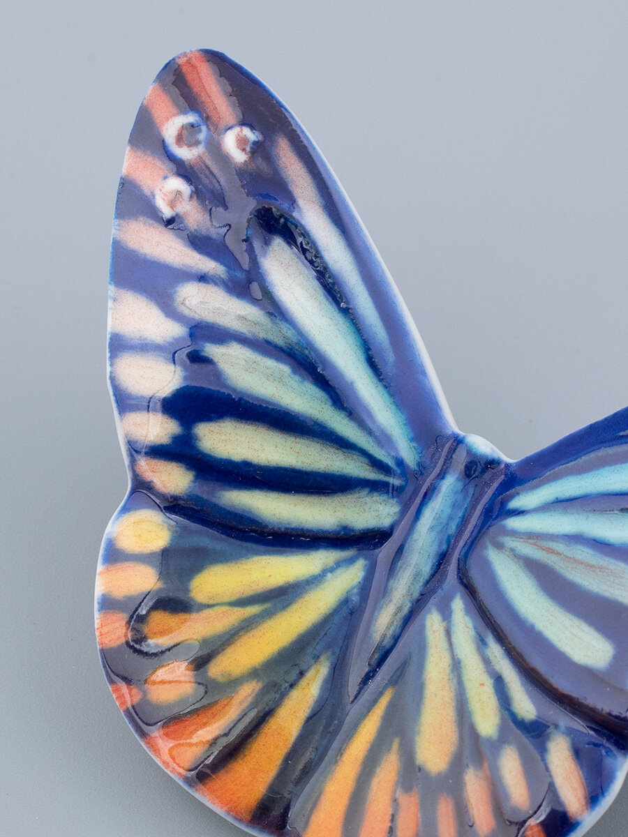 Фарфоровая скульптура Бабочка маленького размера, синяя, Императорский фарфоровый завод — фото 1