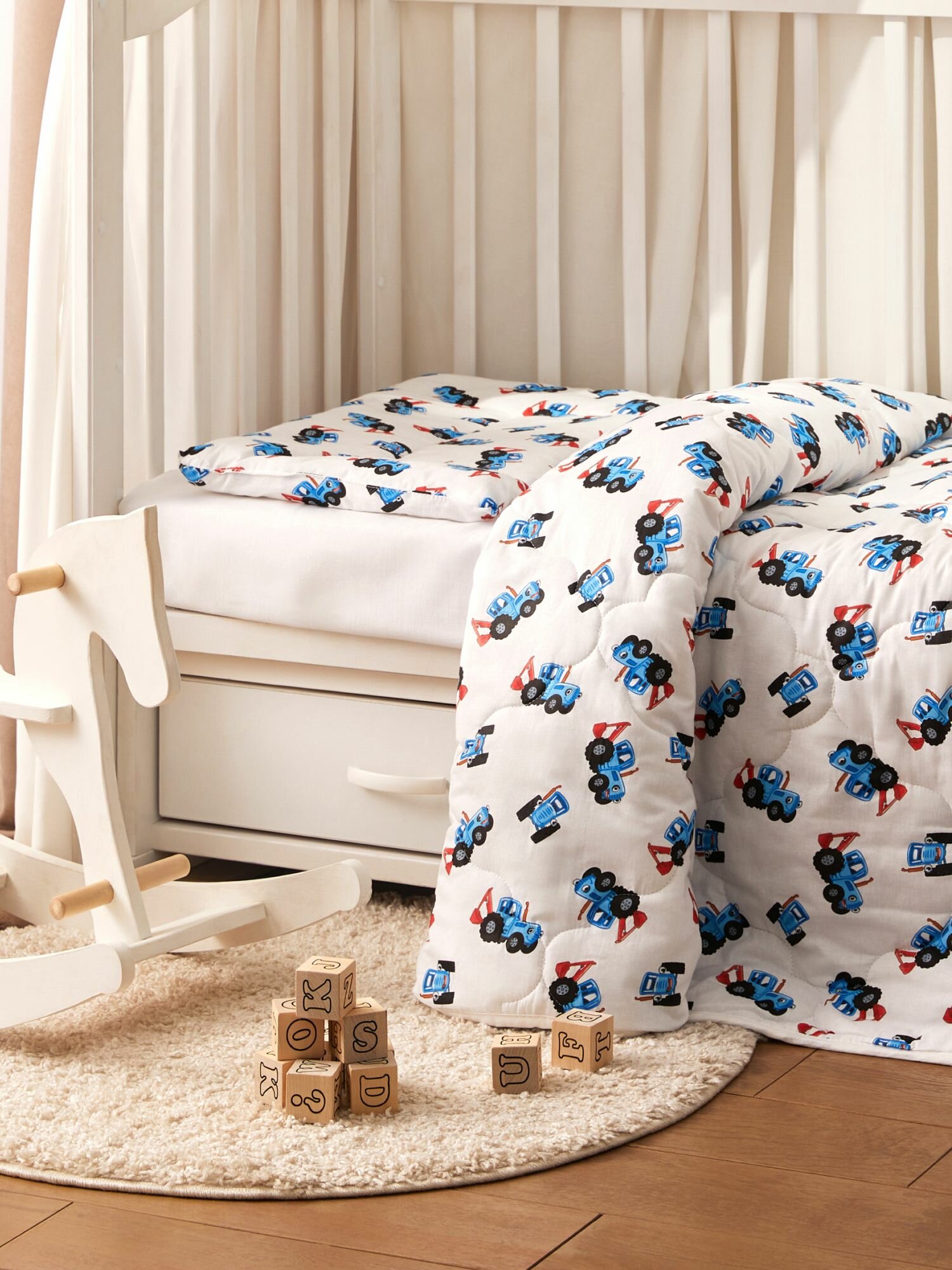 Подушка 40х60 плоская для новорожденных в кроватку трактор — фото 1