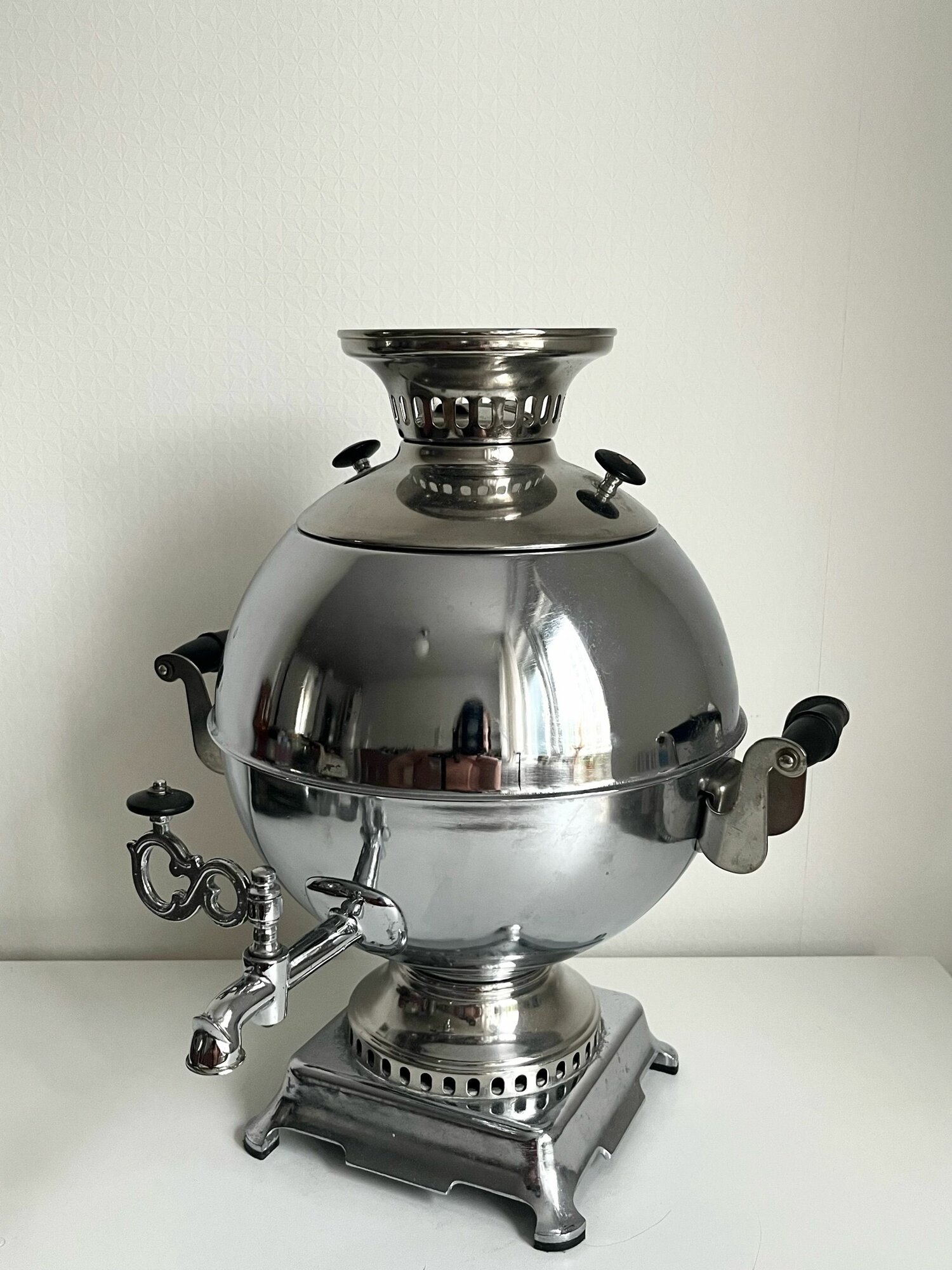 Самовар электрический "Шар" 5 литров. 1984 год. СССР. Знак качества. СССР. Комплект. Рабочий.