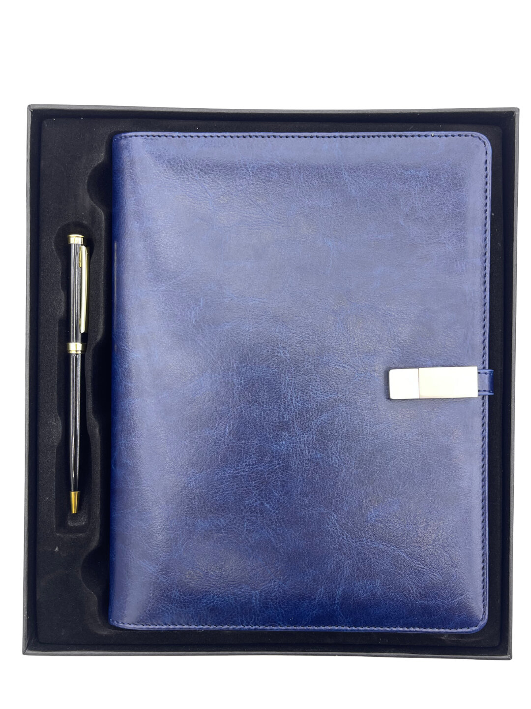 Умный ежедневник — с USB-зарядкой, LED-лампой, многофункциональными кабелями блакнот