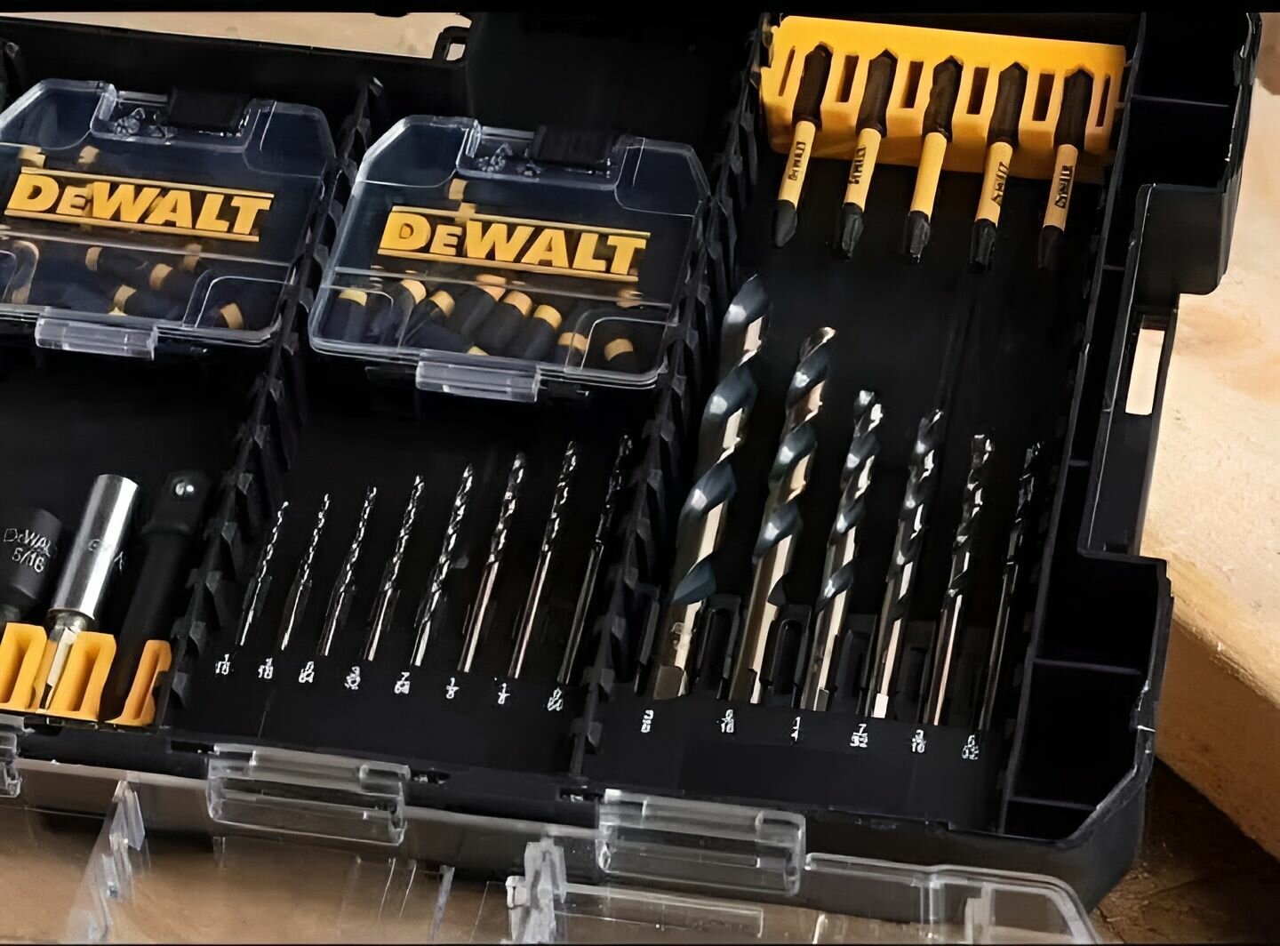 Набор бит DEWALT FlexTorq, 100 предметов DWANGFT100SET, в кейсе — фото 1