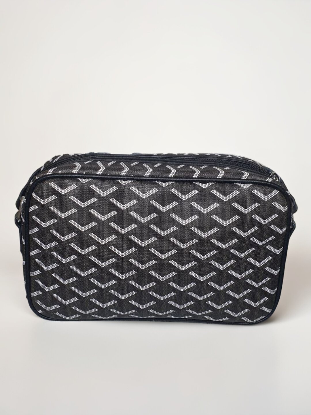 Сумка кросс-боди  Сумка кросс-боди, фактура матовая, черная — фото 1