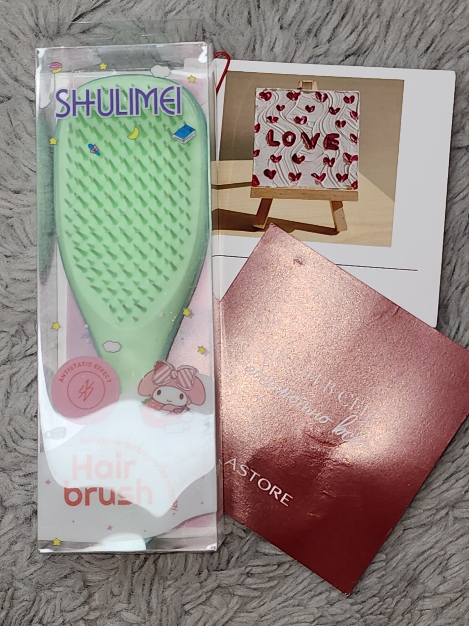 Расчёска для волос. Массажная расческа, мягко расчесывает. Подходит как для волнистых, так и для прямых волос.