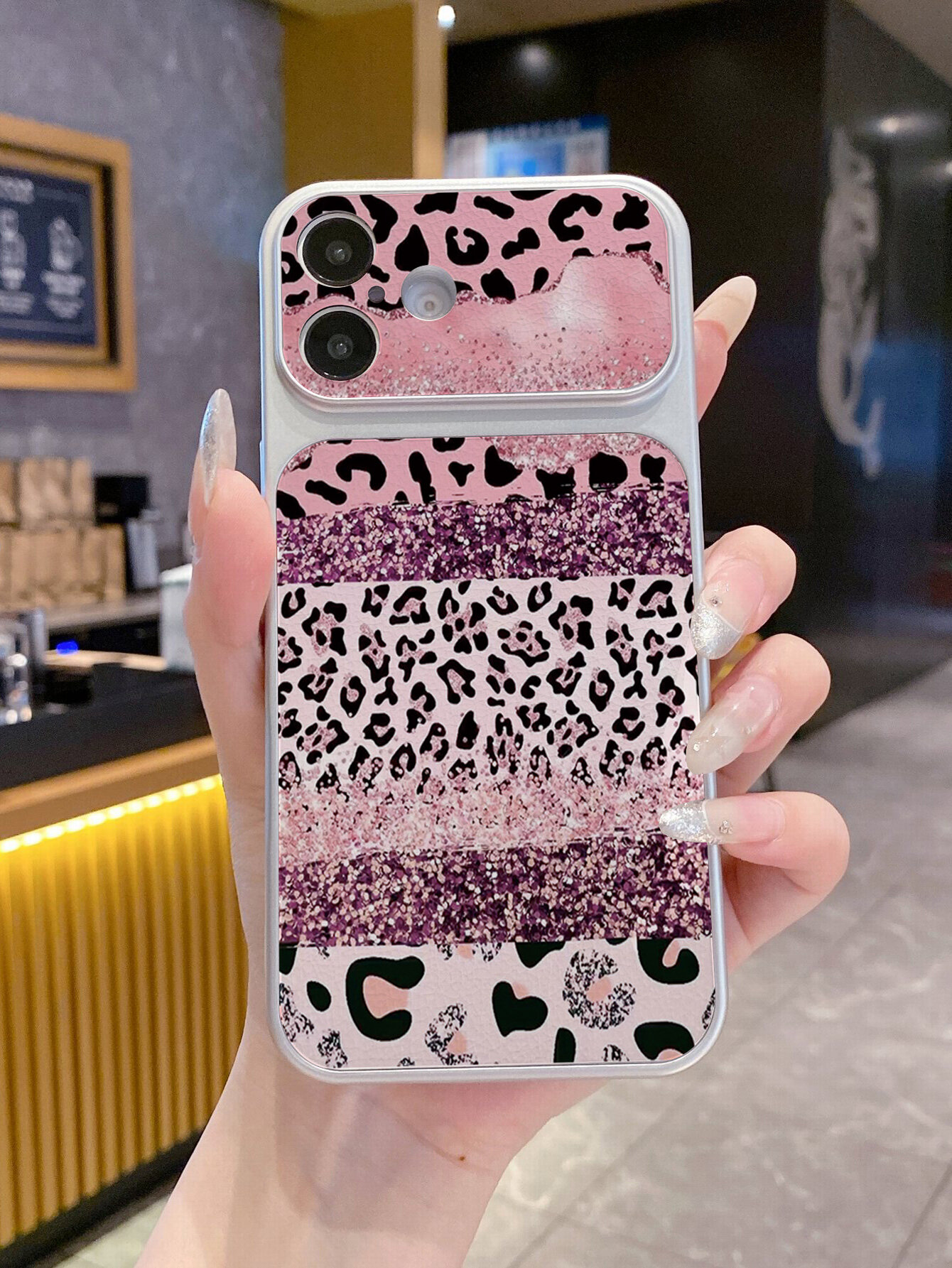 Чехол для iPhone 17(айфон 17) из двух частей из искусственной кожи, леопардовая полоска, мягкая обложка